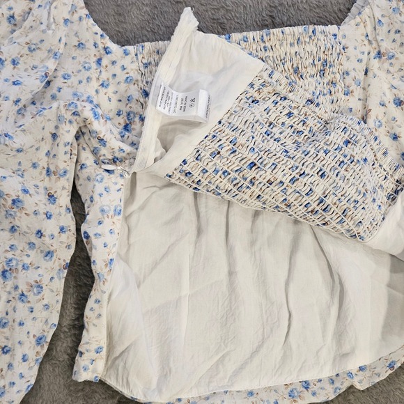ASTR The Label Blue White Ditsy Floral Puff Sleeve Smocked Crop Top Small Whimsy - Picture 5 of 9